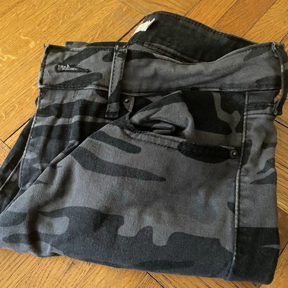 Levi's 711 Skinny Jeans - Picture 8 of 8